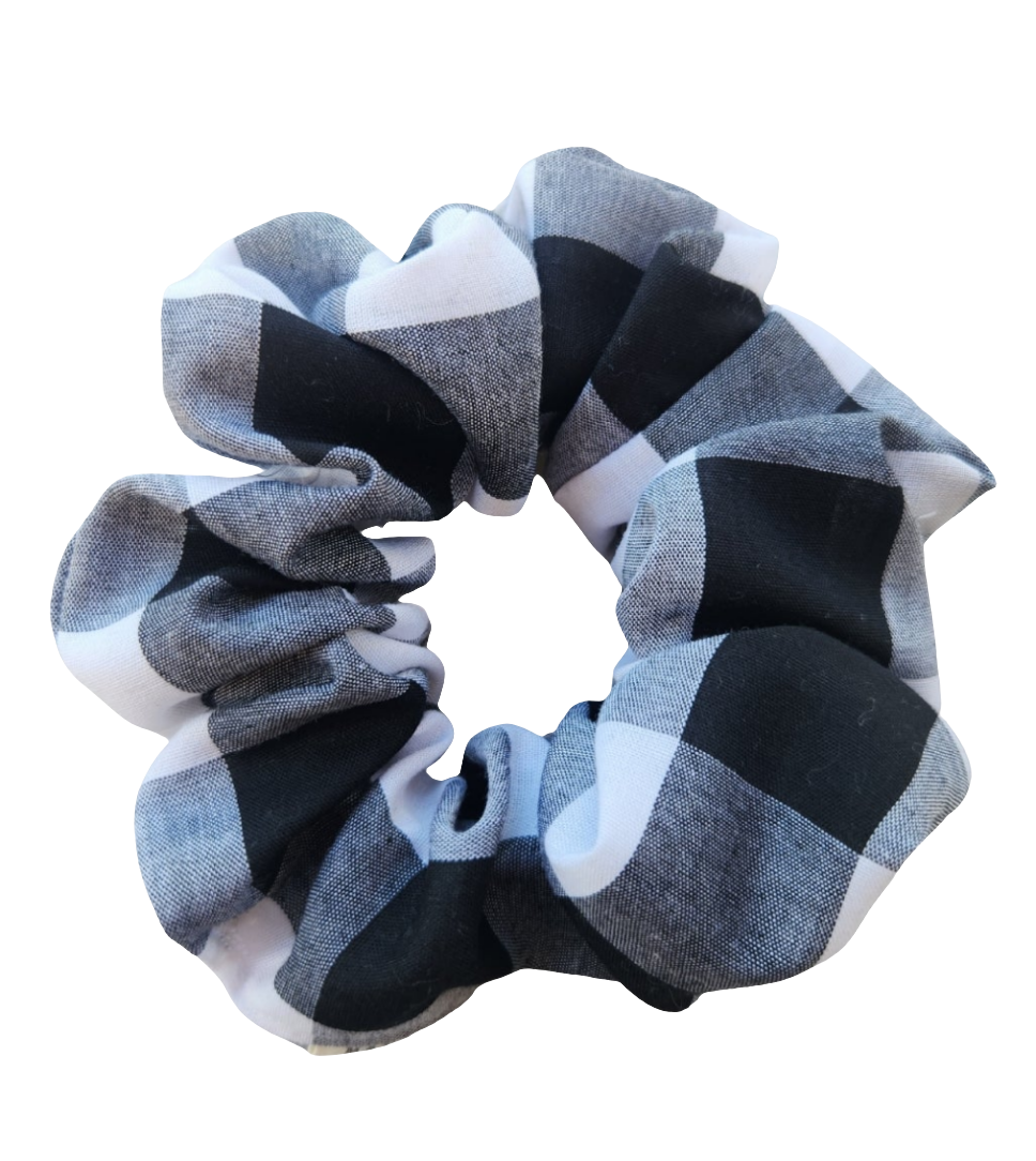 Black gingham L scrunchie