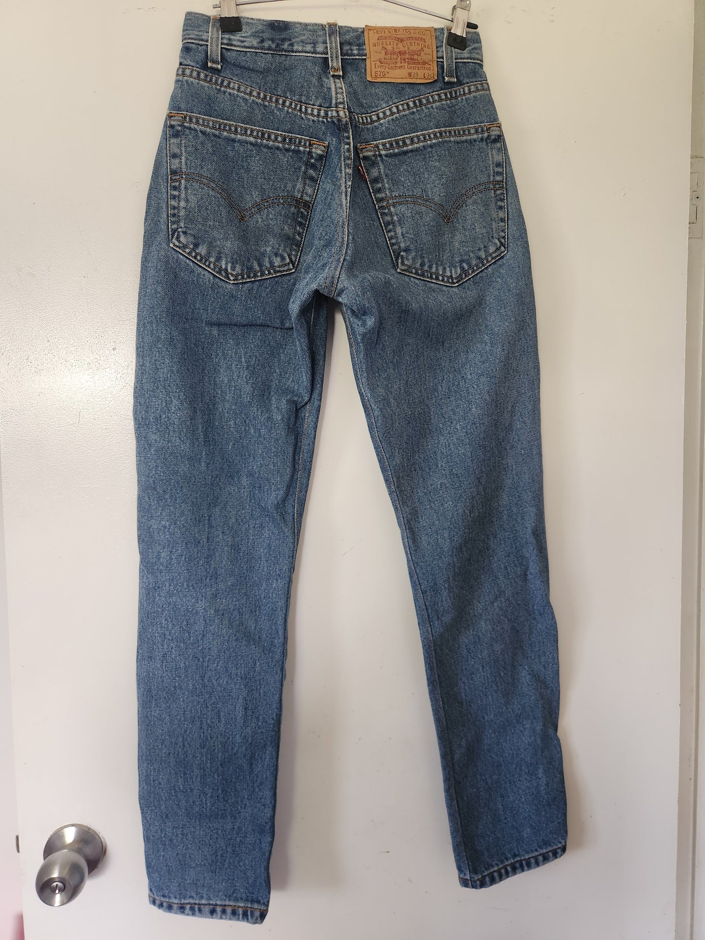Vintage Levis Jeans 570 66cm waist