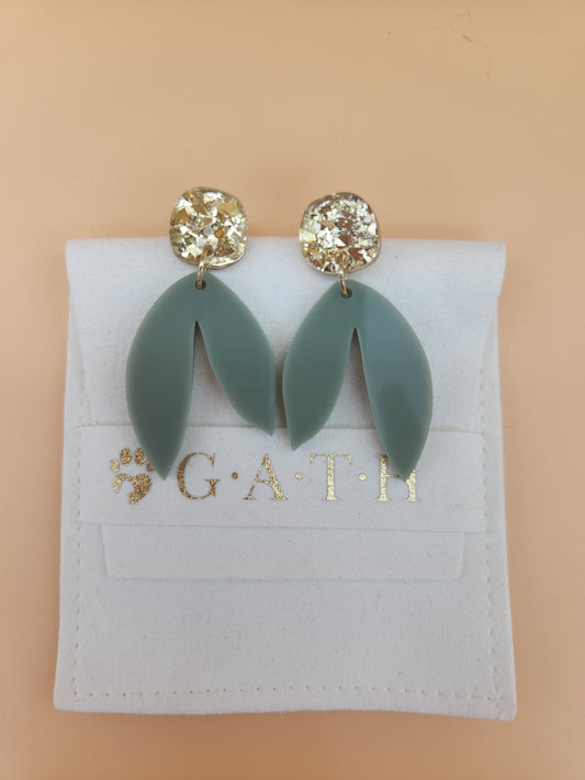 Gum leaf glitter dangle stud earrings