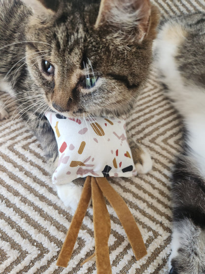 Cat kicker toys small (WHITE/MULTICOLOURED) - cat nip and silvervine infused