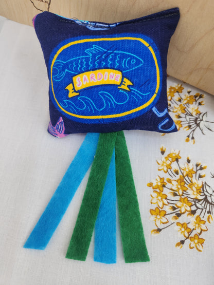 Cat kicker toys small (BLUE FISH CANS) - catnip and silvervine infused